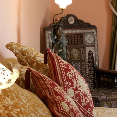 Dar Ayniwen Garden Hotel & Bird Zoo Marrakesh Exterior photo