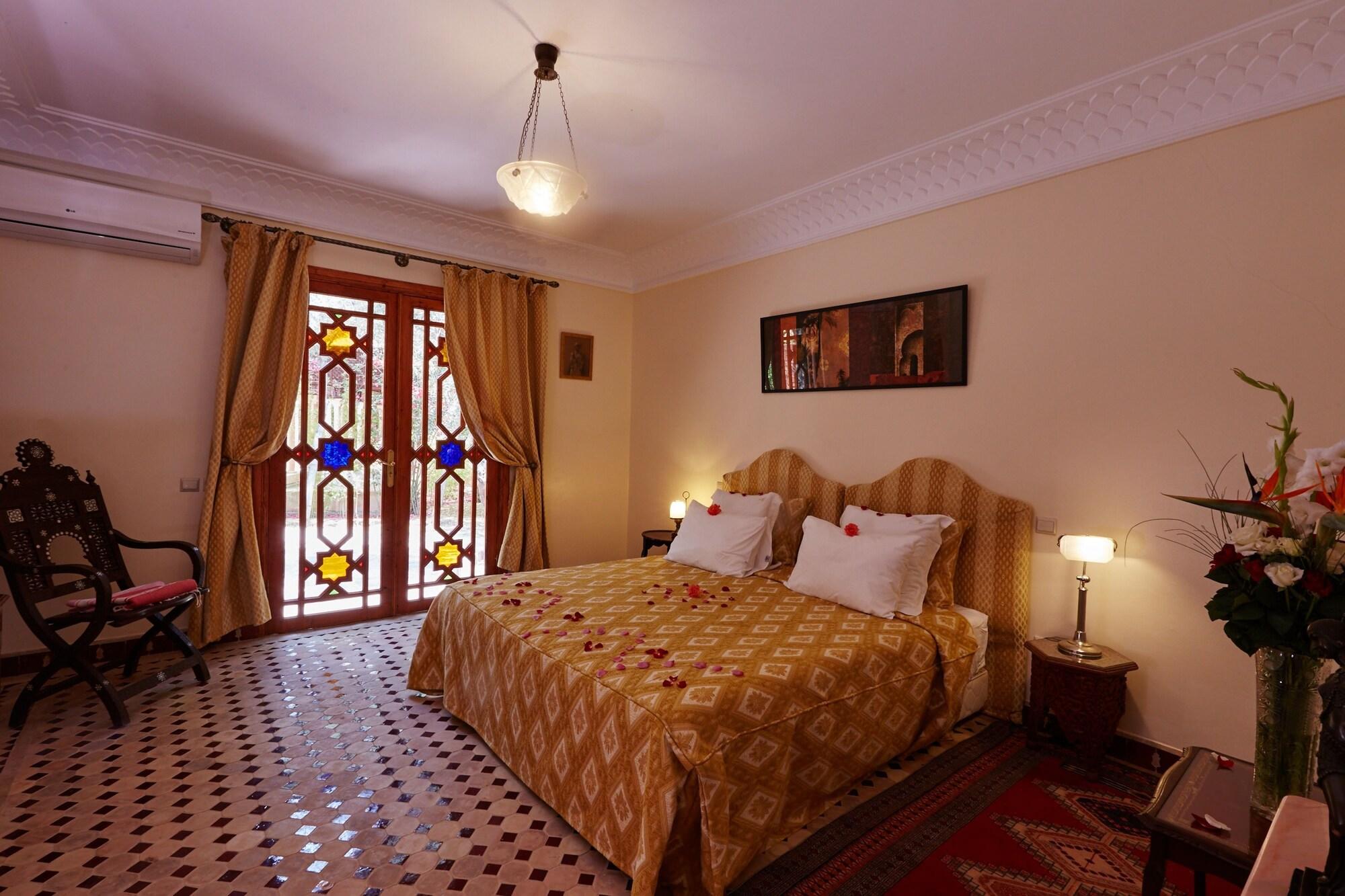 Dar Ayniwen Garden Hotel & Bird Zoo Marrakesh Exterior photo