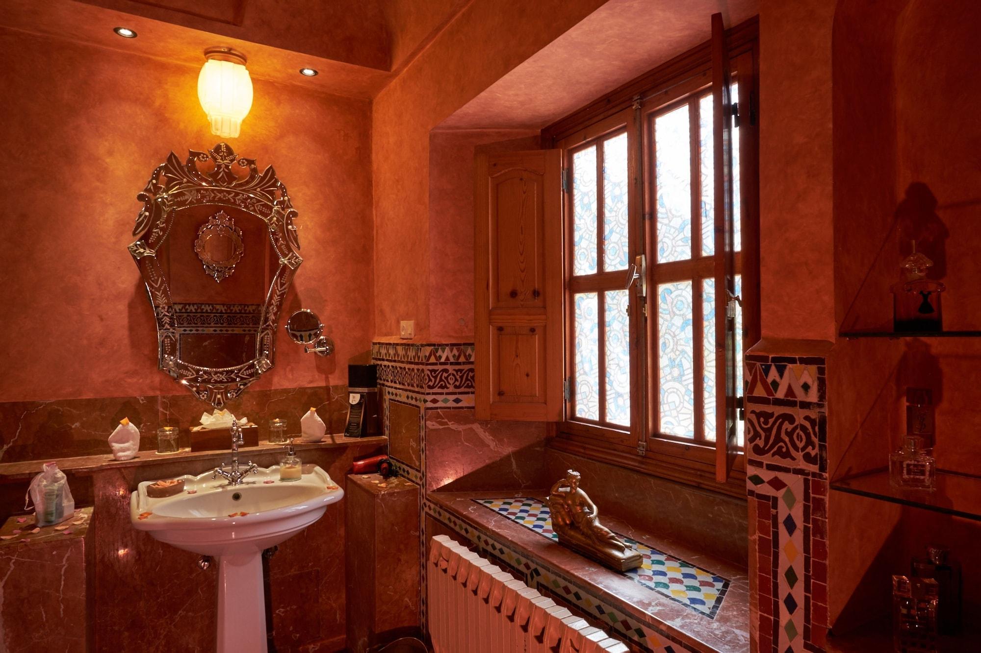 Dar Ayniwen Garden Hotel & Bird Zoo Marrakesh Exterior photo