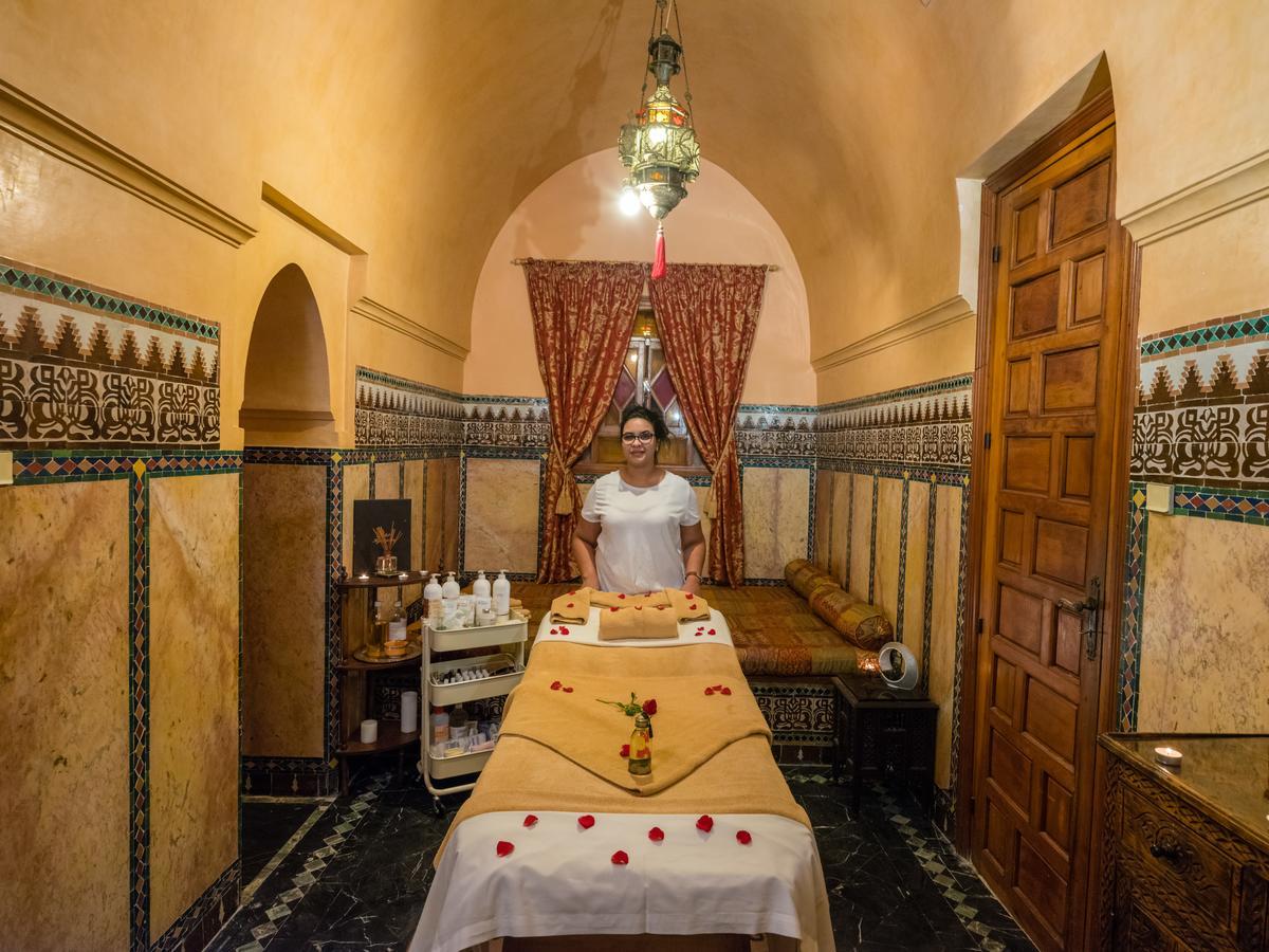 Dar Ayniwen Garden Hotel & Bird Zoo Marrakesh Exterior photo